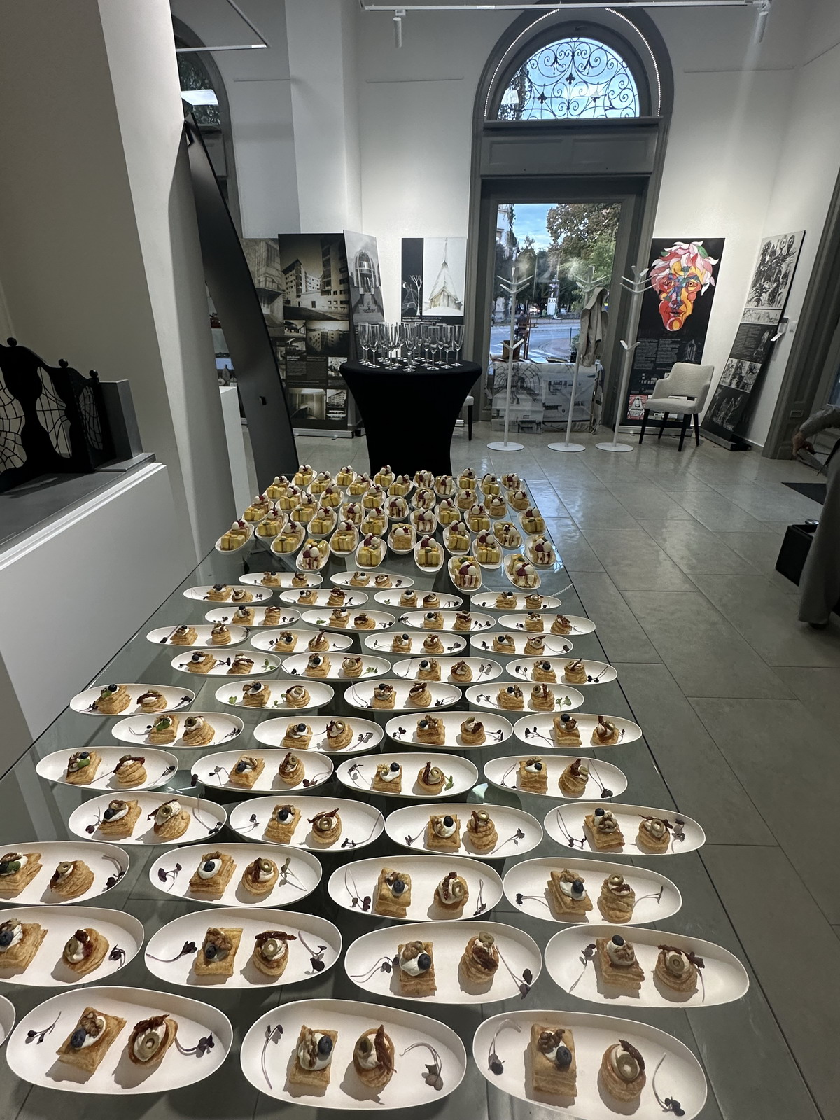 ART TO WEAR // Művészet a kifutón | Bán Blanka művészettörténész előadása