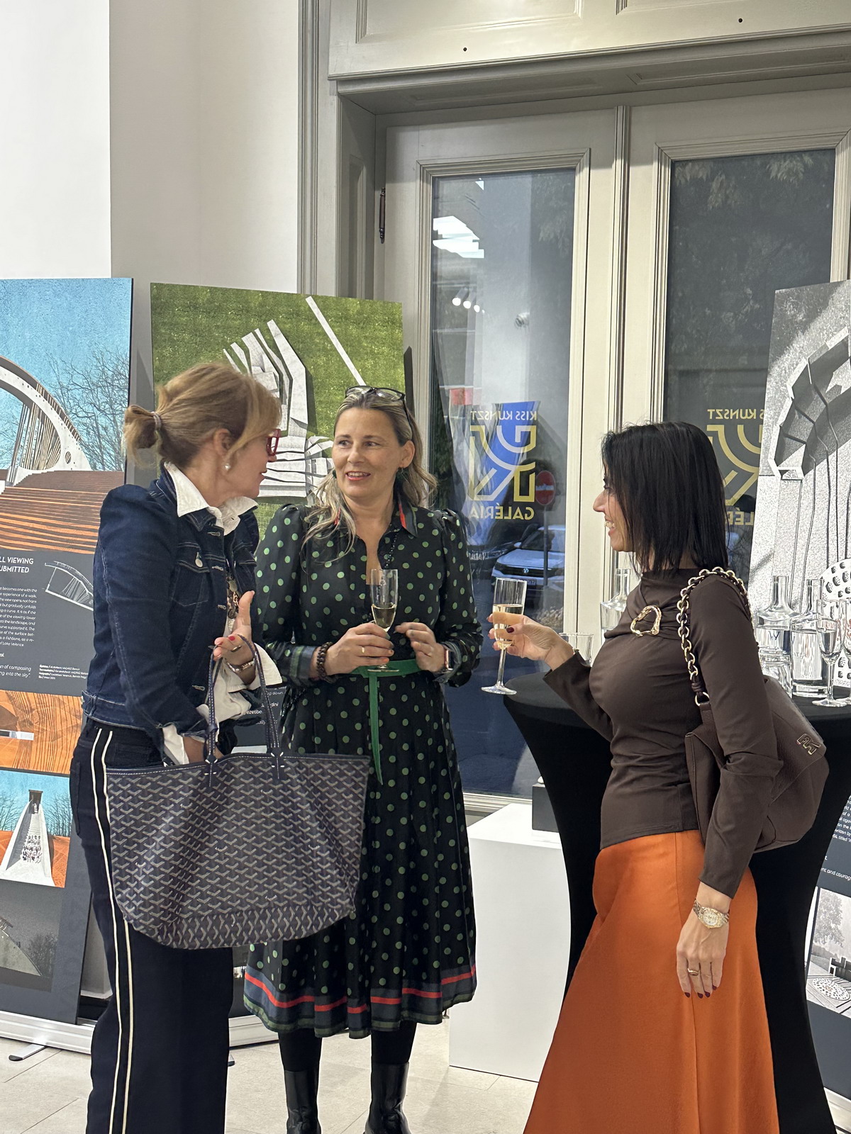 ART TO WEAR // Művészet a kifutón | Bán Blanka művészettörténész előadása